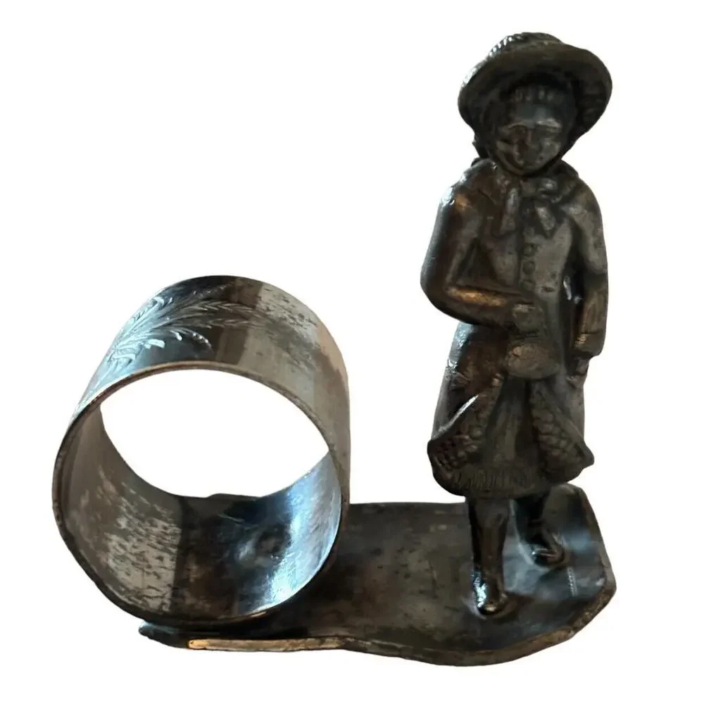 ANTIQUE AURORA S.P. MFG & CO. SILVERPLATE NAPKIN RING HOLDER 45 Victorian Girl